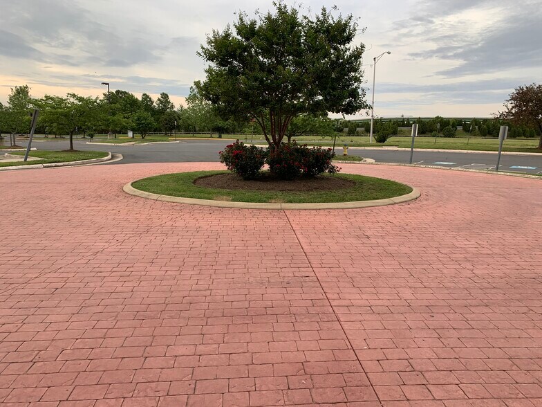 More Photos Of 9720 Capital Ct, Manassas Office For Lease