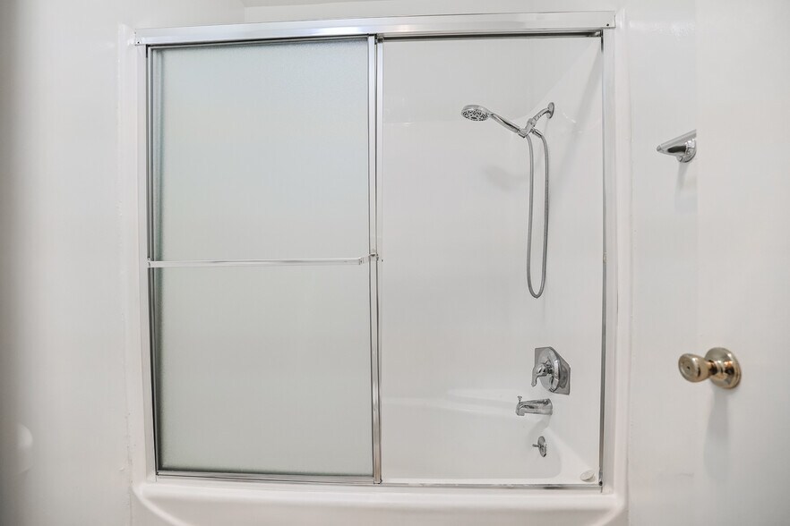 More Photos Of 6121 Woodman Ave, Van Nuys Apartments For Sale