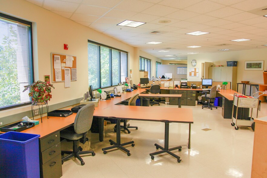 More Photos Of 5121 Skyline Village Loop S, Salem Medical For Sale