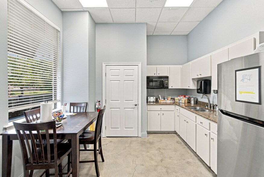 More Photos Of 4030 S Pipkin Rd, Lakeland Flex For Sale