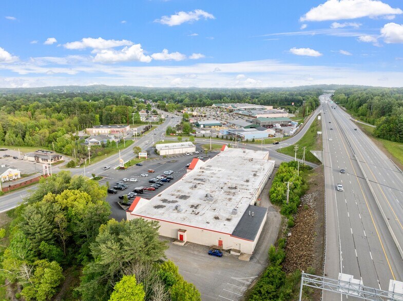 More Photos Of 306 N Main St, Rochester Unknown For Lease