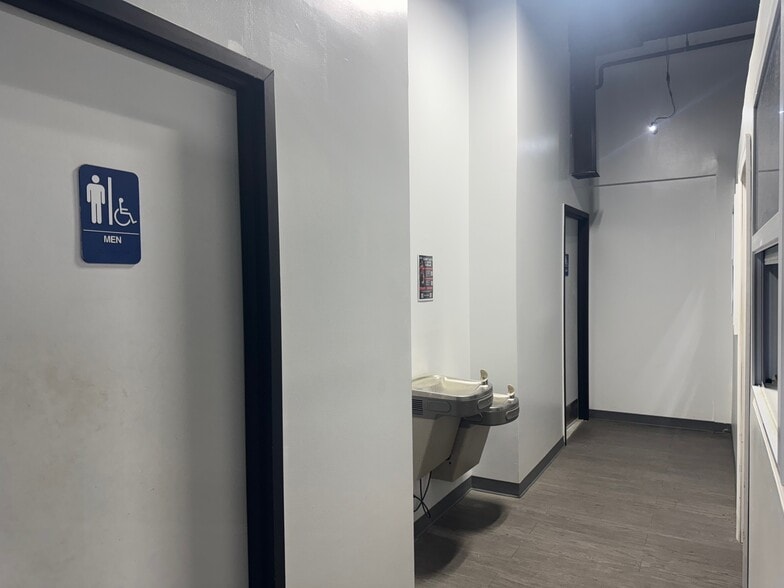 More Photos Of 2822-2830 Fallfax Dr, Falls Church Storefront Retail Office For Lease