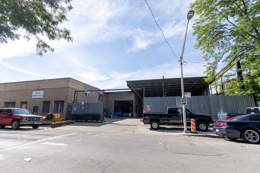 Primary Photo Of 4819 W Cortland St, Chicago Specialty For Sale