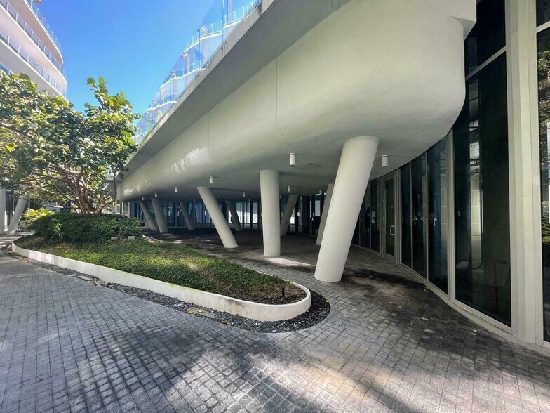 More Photos Of 1 Collins Ave, Miami Beach Apartments For Sale