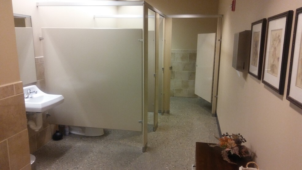 More Photos Of 1313 Cuming St, Omaha Apartments For Lease