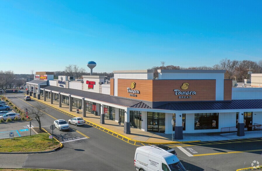 More Photos Of 1000-1074 US Highway 9, Parlin General Retail For Lease