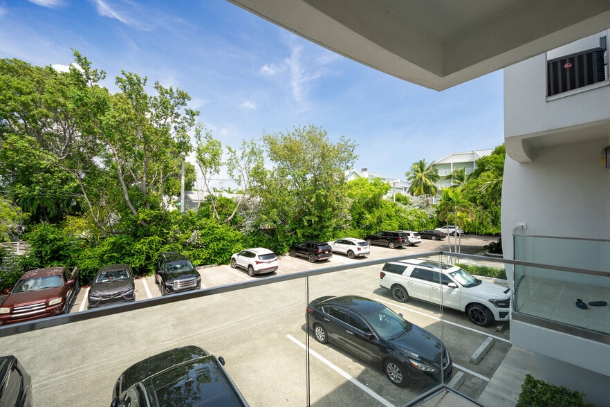 More Photos Of 1401 Simonton St, Key West Hotel For Sale