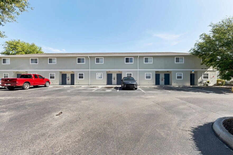 More Photos Of 1007 W 57th Ave W, Bradenton Apartments For Sale