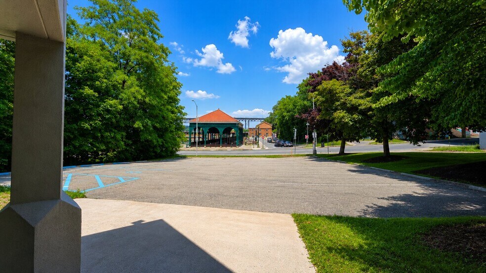 More Photos Of 56 Main St, Poughkeepsie Medical For Lease