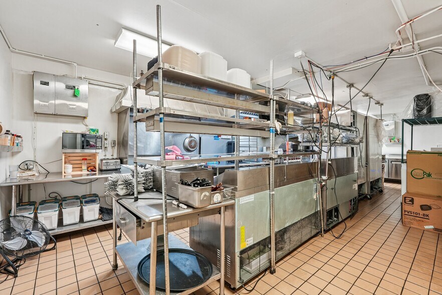 More Photos Of S76W17745 Janesville Rd, Muskego Restaurant For Sale