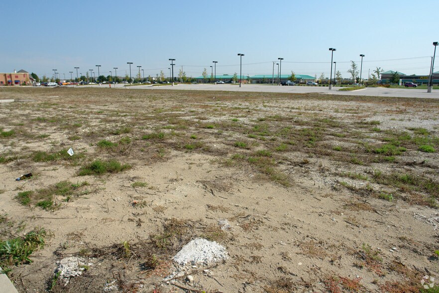 More Photos Of 2775 Showplace Dr, Naperville Unknown For Sale