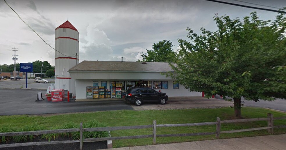 More Photos Of 4511 Edgmont Ave, Brookhaven Storefront For Sale