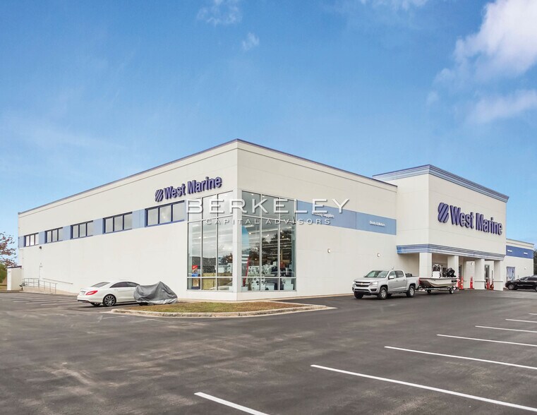 More Photos Of 1401 Marina Bay Dr, Kemah Freestanding For Sale