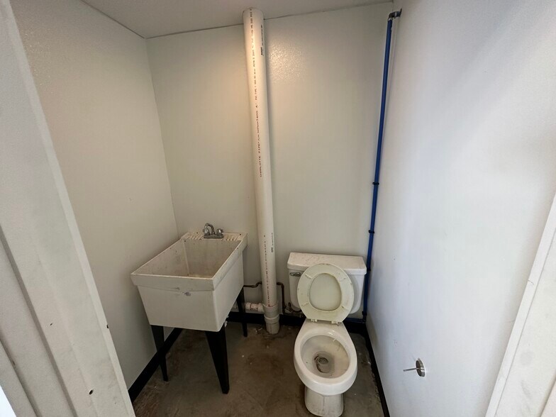 More Photos Of 317 Harrison Ave, Endicott Freestanding For Lease