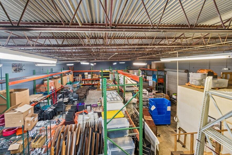 More Photos Of 3667-3691 46th Ave N, Saint Petersburg Warehouse For Sale