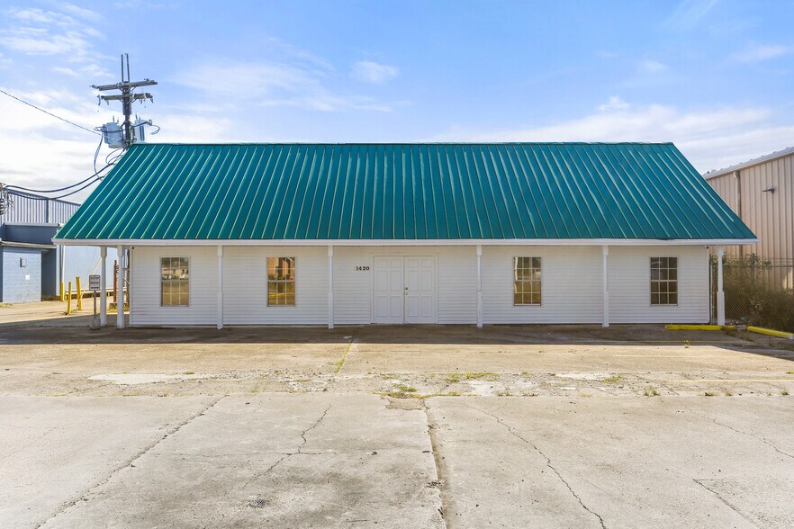 More Photos Of 1420 Fourth St, Westwego Daycare Center For Lease