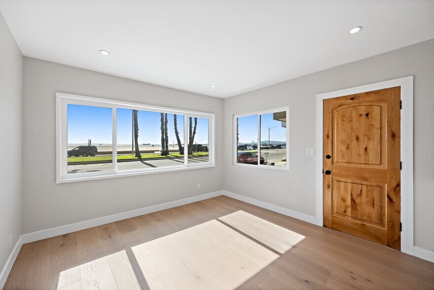 More Photos Of 5339 E Ocean Blvd, Long Beach Apartments For Sale