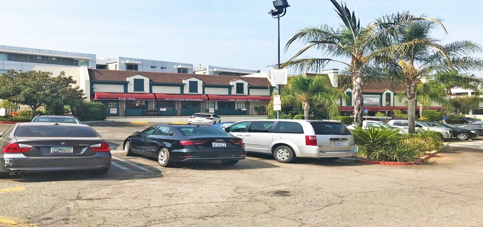 More Photos Of 16656-16664 Ventura Blvd, Encino Unknown For Lease