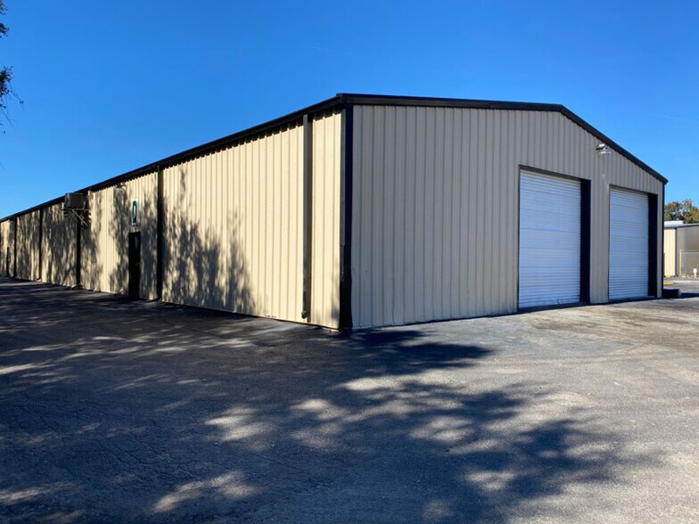 Primary Photo Of 13215 N Nebraska Ave, Tampa Warehouse For Lease