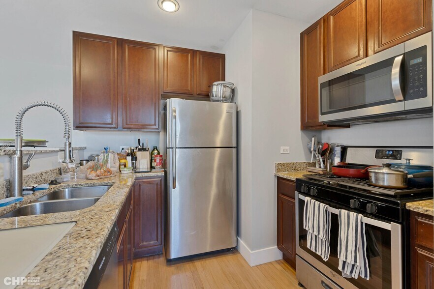 More Photos Of 7226 N Rogers Ave, Chicago Apartments For Sale