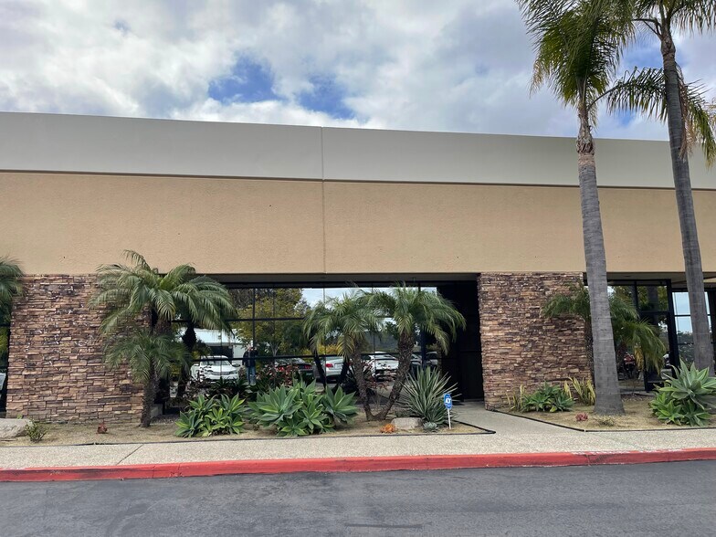 More Photos Of 2598 Fortune Way, Vista Light Distribution For Sale