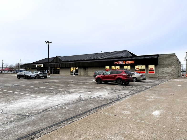 More Photos Of 11811 E 8 Mile Rd, Warren General Retail For Lease