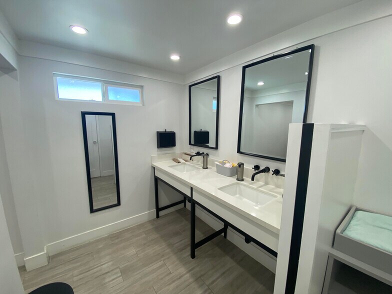 More Photos Of 7360 Foster Bridge Blvd, Downey Religious Facility For Sale