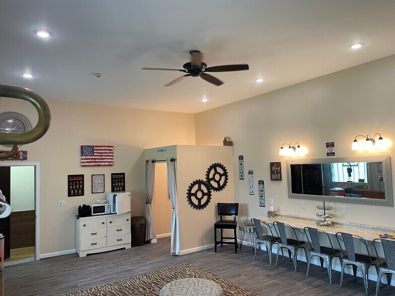 More Photos Of 52 Nestle Dr, Fulton Lodge Meeting Hall For Sale