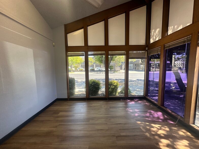 More Photos Of 801 15th St, Modesto Office For Lease