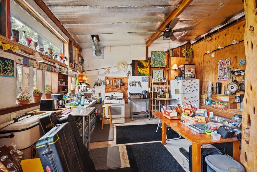 More Photos Of 501 Limestone Ln, Driftwood Specialty For Sale