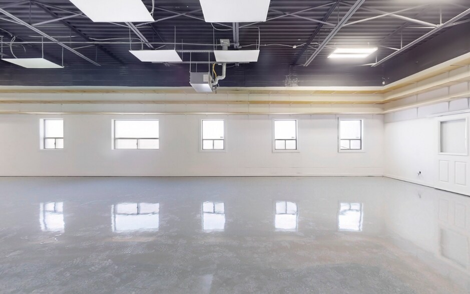 More Photos Of 11 Millwick Dr, Toronto Manufacturing For Lease