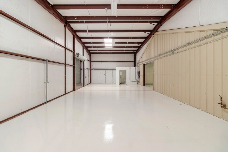 More Photos Of 4111 W State Highway 29, Georgetown Warehouse For Sale