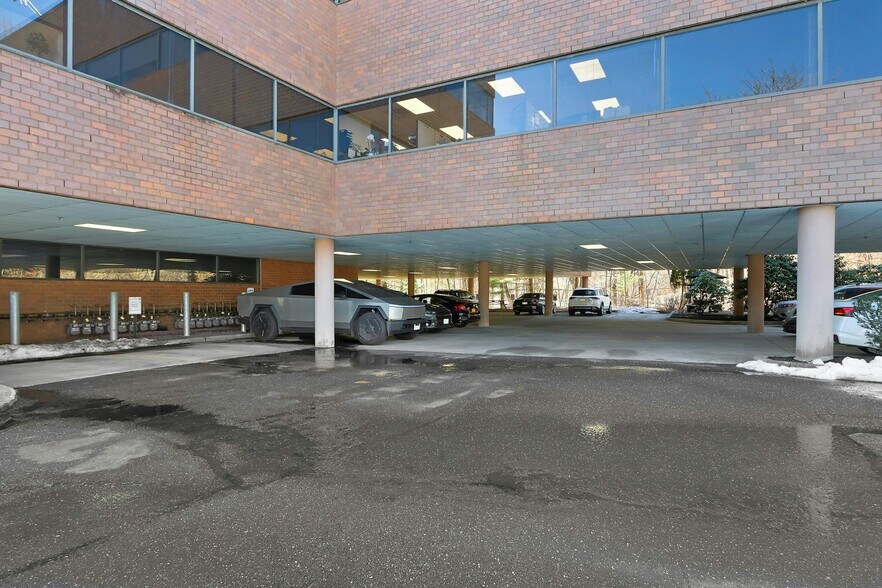 More Photos Of 100 Dutch Hill Rd, Orangeburg Medical For Lease