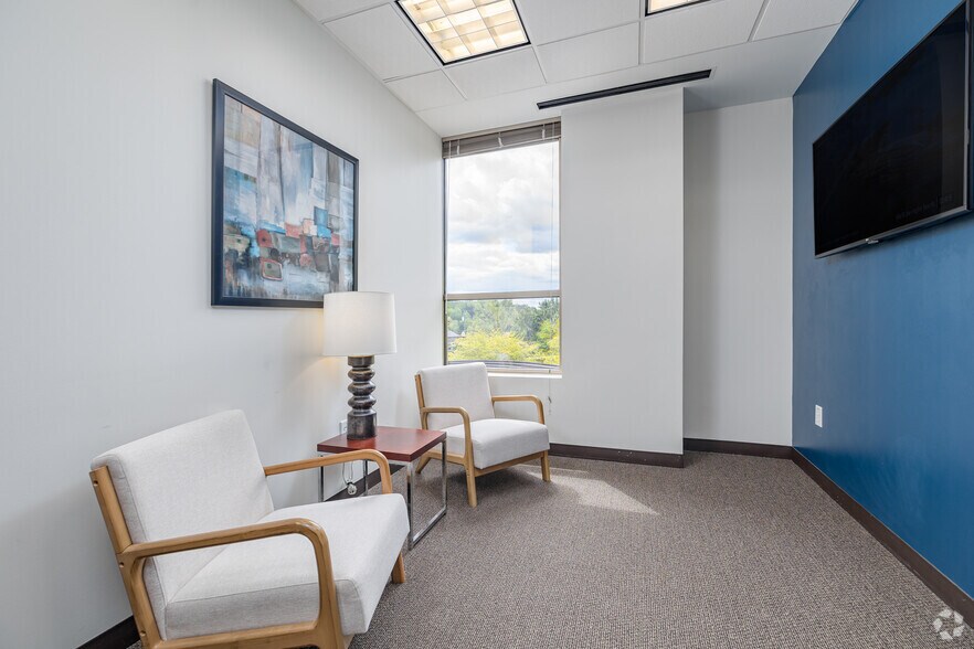 More Photos Of 320 W Lanier Ave, Fayetteville Coworking Space