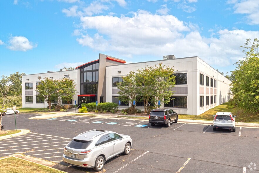 Primary Photo Of 4605 Brookfield Corporate Dr, Chantilly Research And Development For Lease