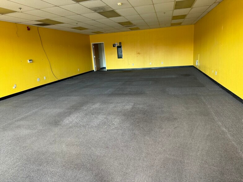 More Photos Of 3830-3860 River Rd N, Keizer Unknown For Lease