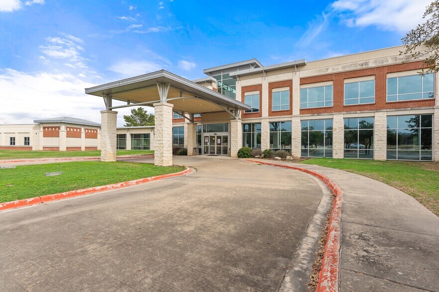 More Photos Of 1 Saint Mark's Pl, La Grange Hospital For Lease