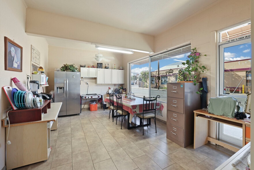 More Photos Of 529 N Hutchins St, Lodi Light Manufacturing For Sale