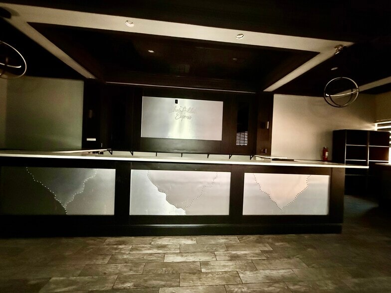 More Photos Of 400 N Coit Rd, Richardson General Retail For Lease