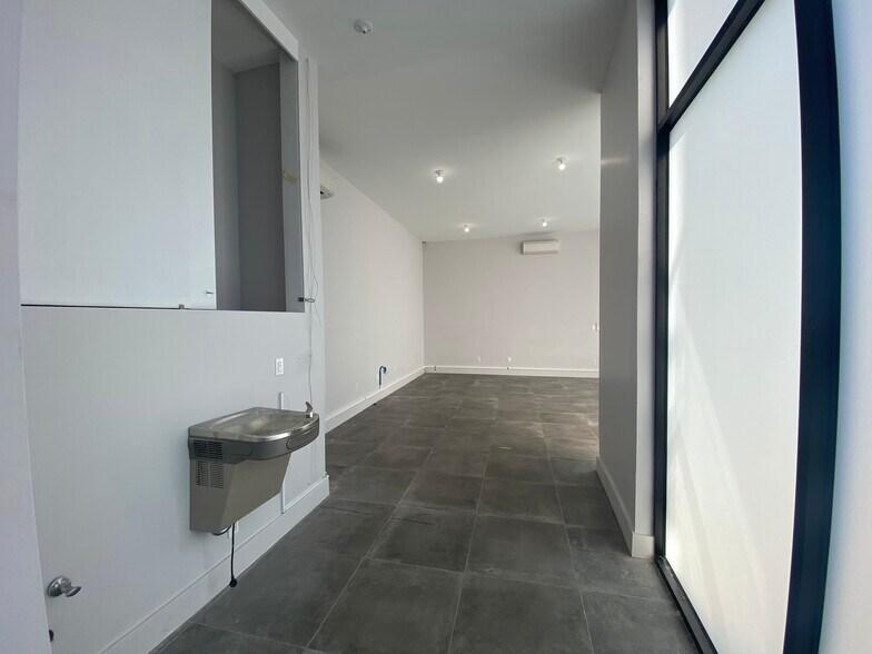 More Photos Of 253 McGuinness Blvd, Brooklyn General Retail For Lease