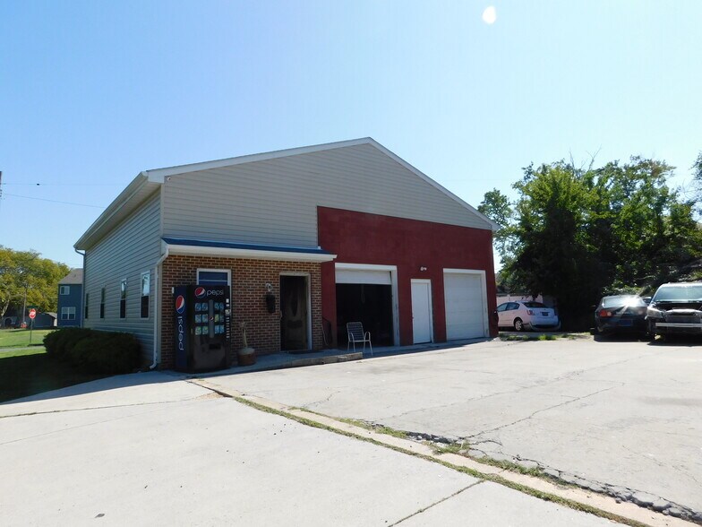 Primary Photo Of 650 Warren St, Havre De Grace Auto Repair For Sale