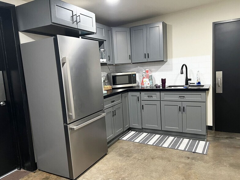 More Photos Of 3602 Navigation Blvd, Houston Freestanding For Sale