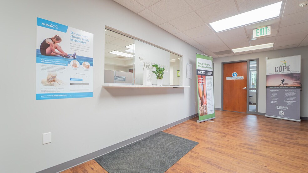 More Photos Of 951 Transport Dr, Valparaiso Office For Sale