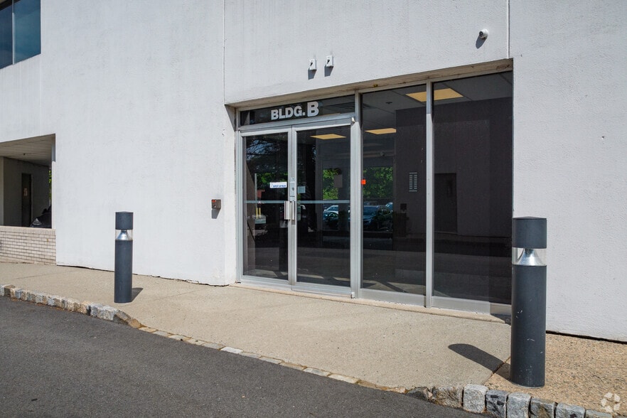More Photos Of 310 Passaic Ave, Fairfield Office For Sale