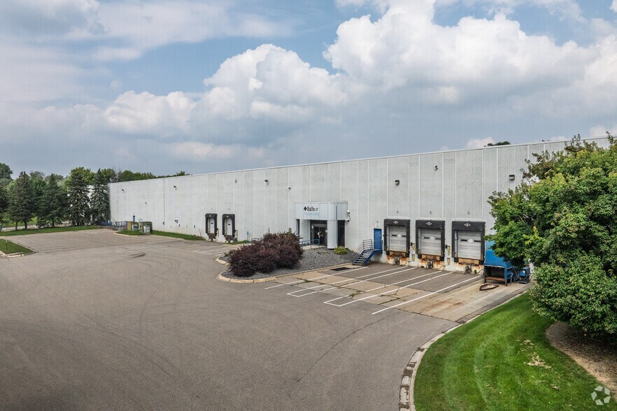 More Photos Of 1000 Park Rd, Chanhassen Manufacturing For Lease