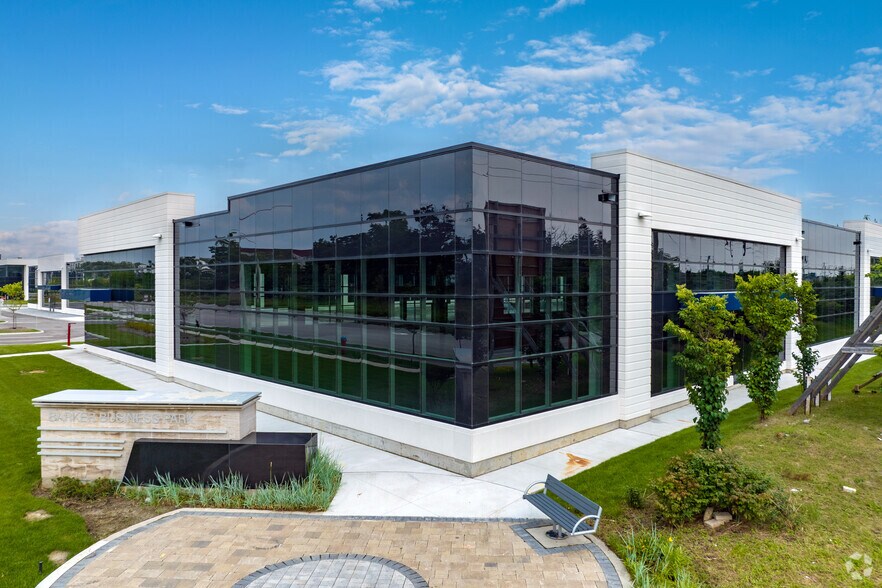 Primary Photo Of 21 Performance Dr, Richmond Hill Office For Lease