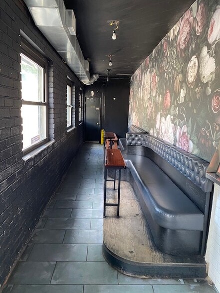More Photos Of 55 McGuinness Blvd S, Brooklyn Storefront For Lease