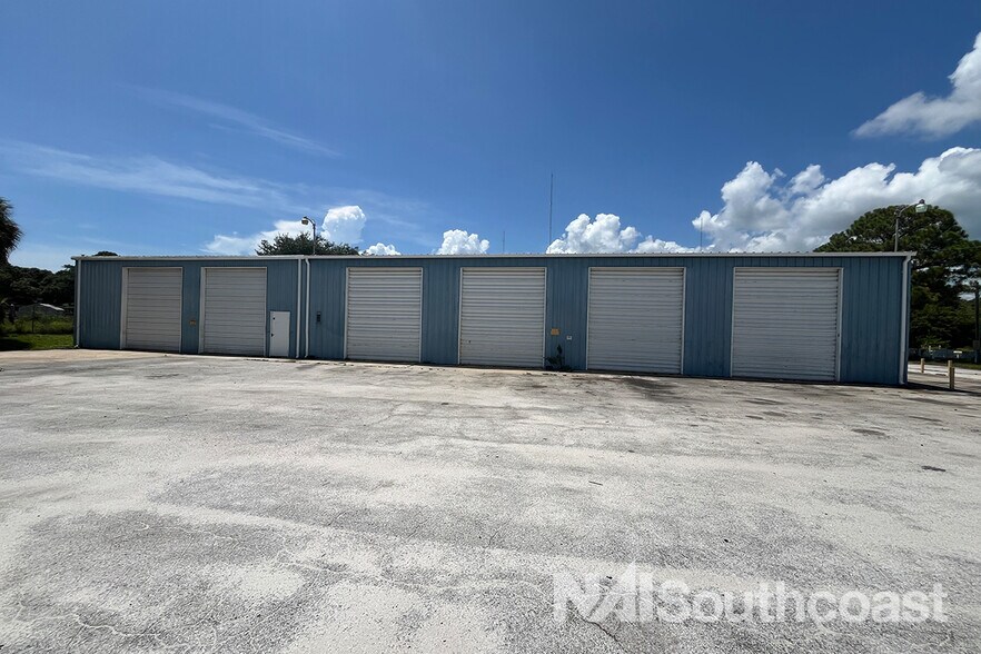 More Photos Of 907 Angle Rd, Fort Pierce Warehouse For Lease