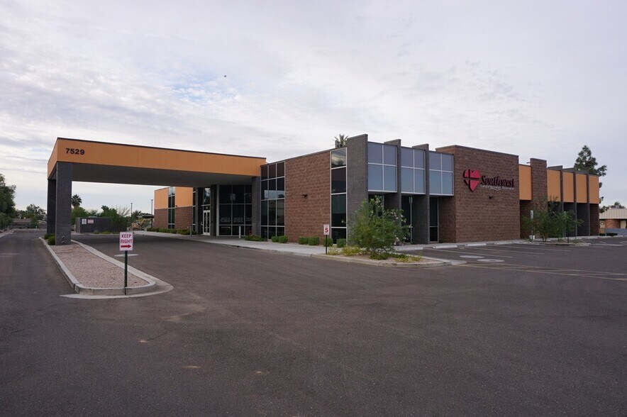 More Photos Of 7529 E Broadway Rd, Mesa Medical For Sale