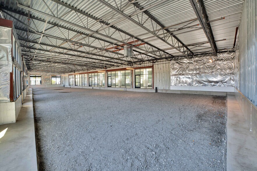 More Photos Of 2462 SE 82nd Ave, Portland Storefront Retail Office For Lease